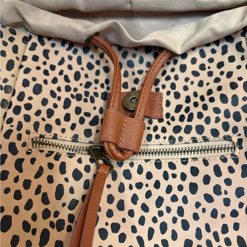 Universal Thread Womens Leopard Print Back Pack - image 2